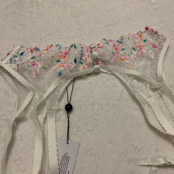 3PC For Love & Lemons Outline Floral Bralette / Garter / Thong Panty Set - Picture 4 of 6